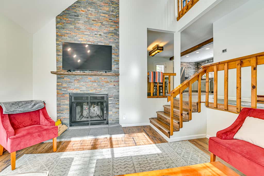 Ski, Hike & Golf: Pet-Friendly Windham Retreat