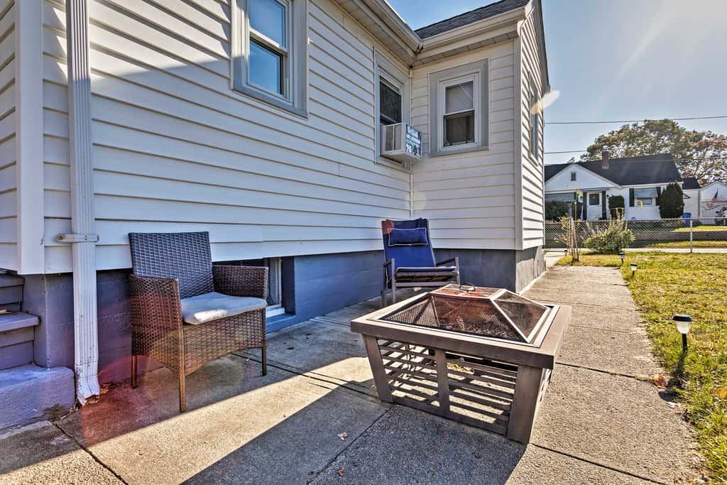 Pet-Friendly Cranston Home w/ Fire Pit & BBQ!