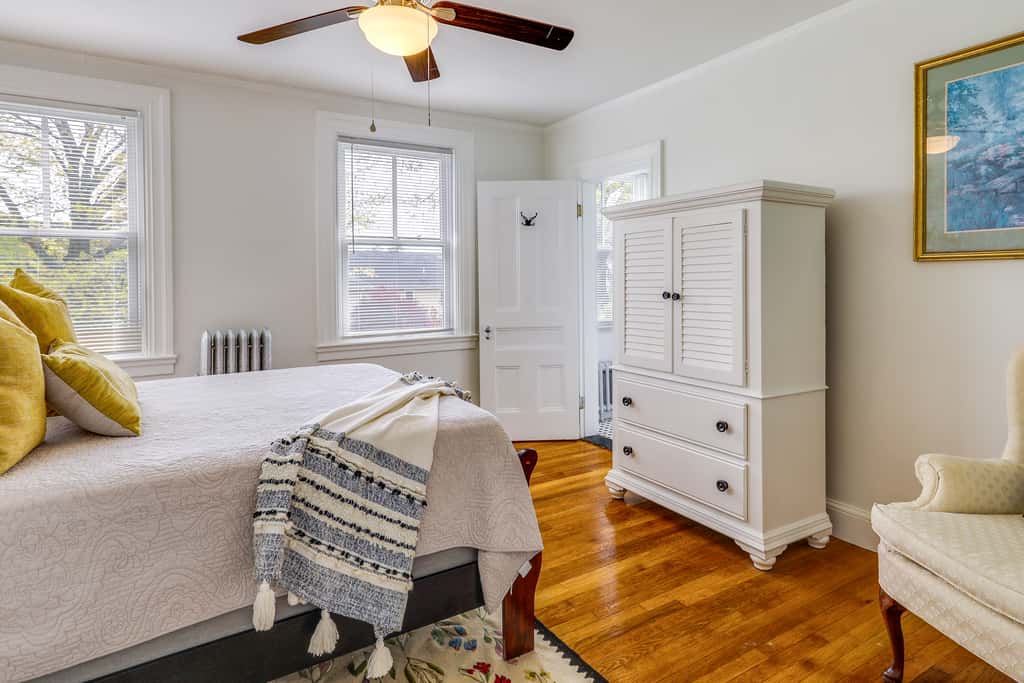 Charming Victorian 1BR Near Hospitals & Downtown
