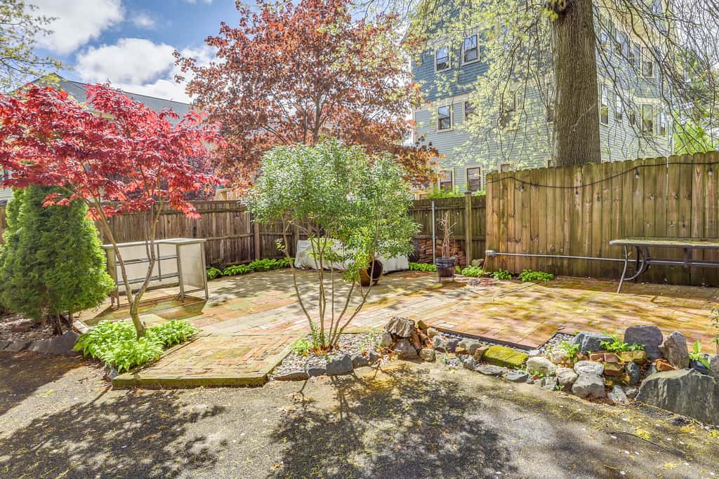 Charming Victorian 1BR Near Hospitals & Downtown