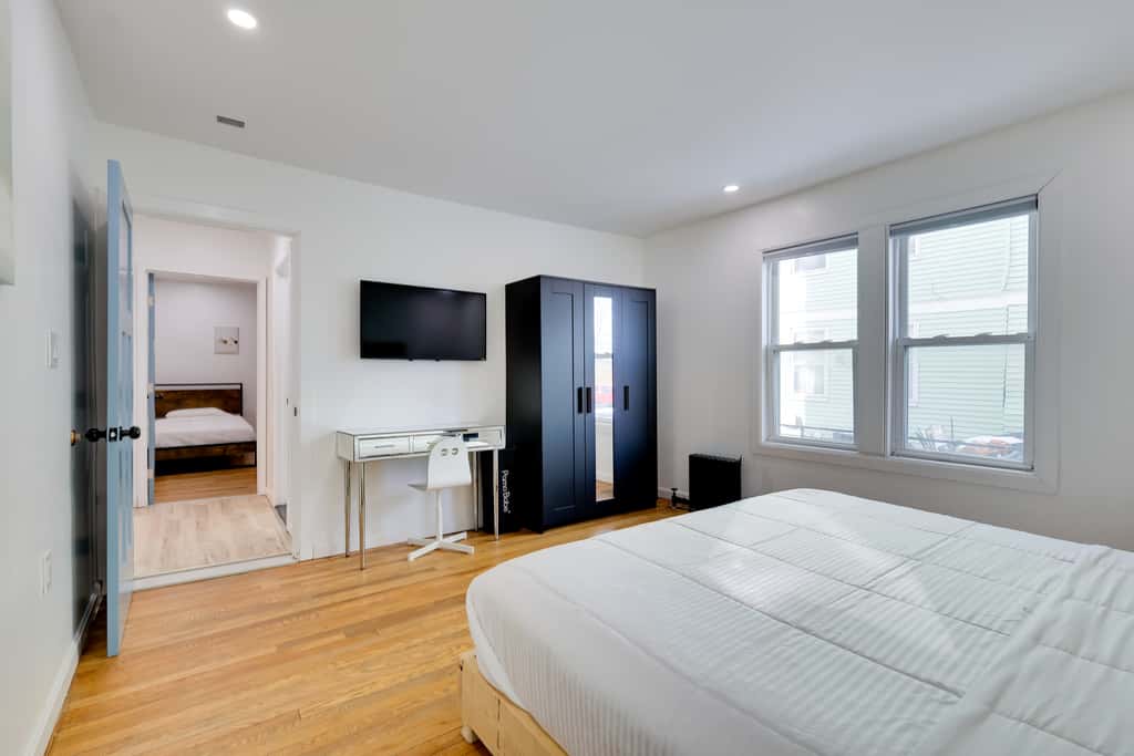 Walk to Roger Williams Park: Apt in Providence!