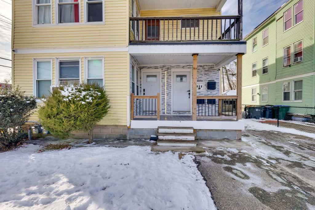 Walk to Roger Williams Park: Apt in Providence!