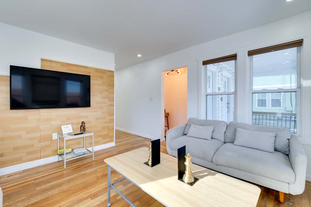 Walk to Roger Williams Park: Apt in Providence!