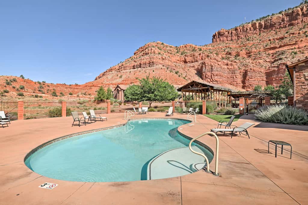 Day Trip to Zion: Home w/ Fire Pit & Pool Access