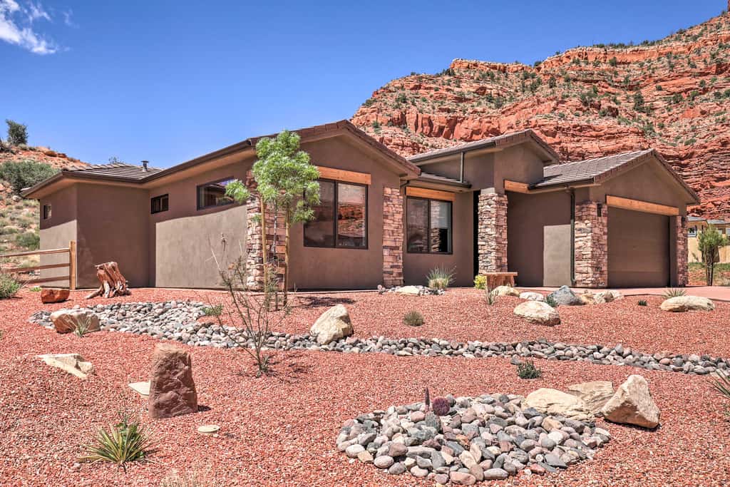 Day Trip to Zion: Home w/ Fire Pit & Pool Access