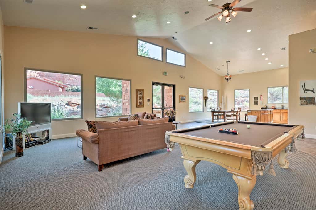 Day Trip to Zion: Home w/ Fire Pit & Pool Access