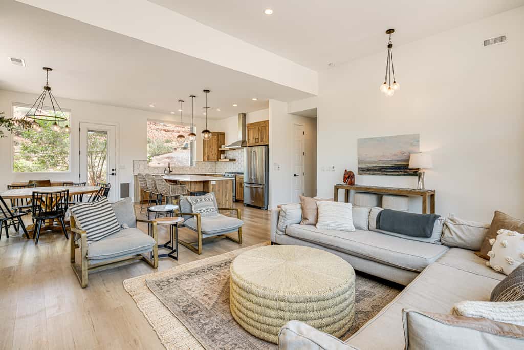 Gorgeous Kanab Home: Canyon Views & Pool Access!