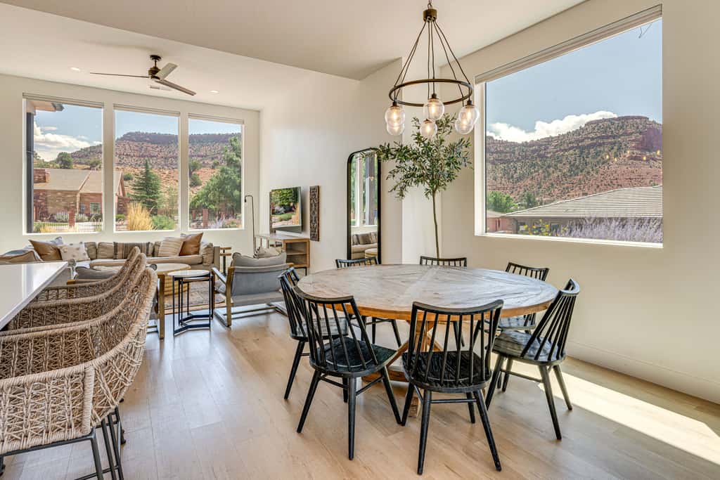 Gorgeous Kanab Home: Canyon Views & Pool Access!