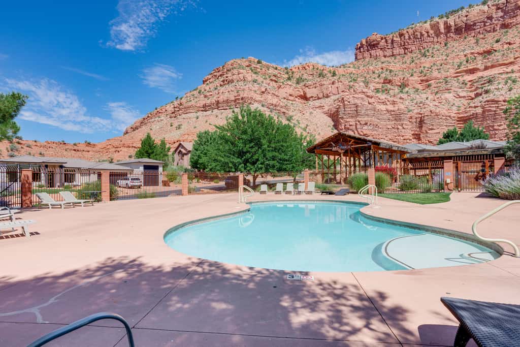 Gorgeous Kanab Home: Canyon Views & Pool Access!
