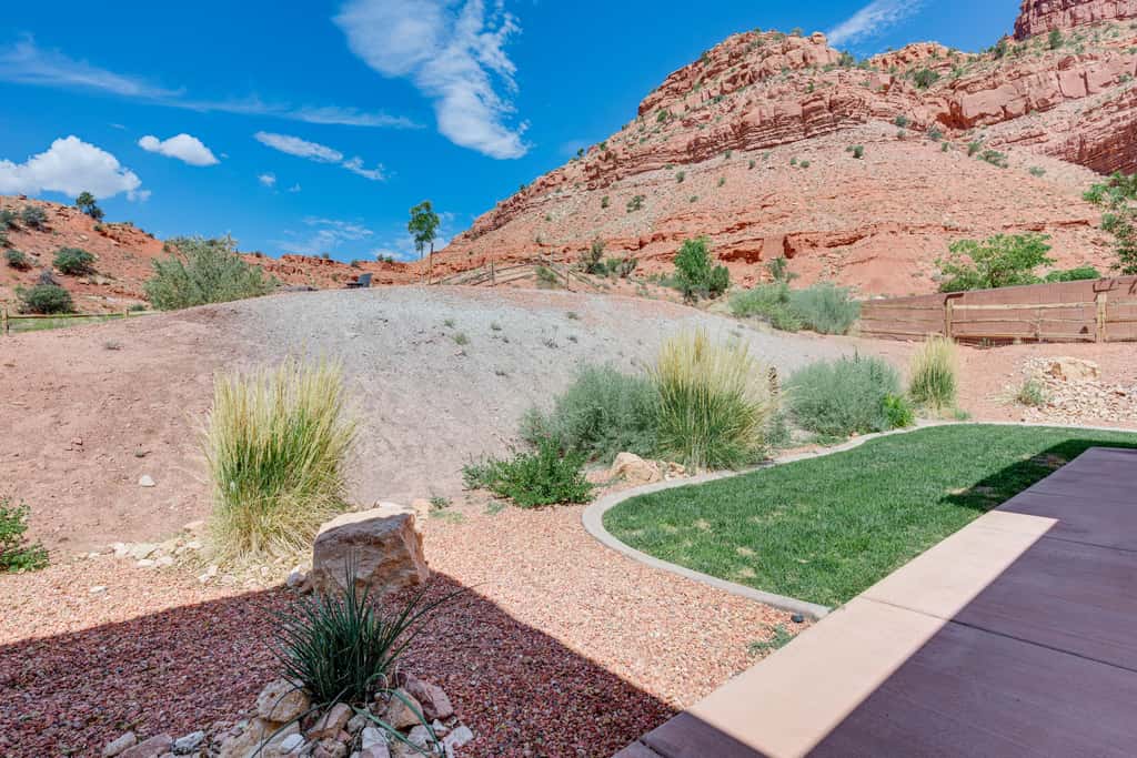Gorgeous Kanab Home: Canyon Views & Pool Access!