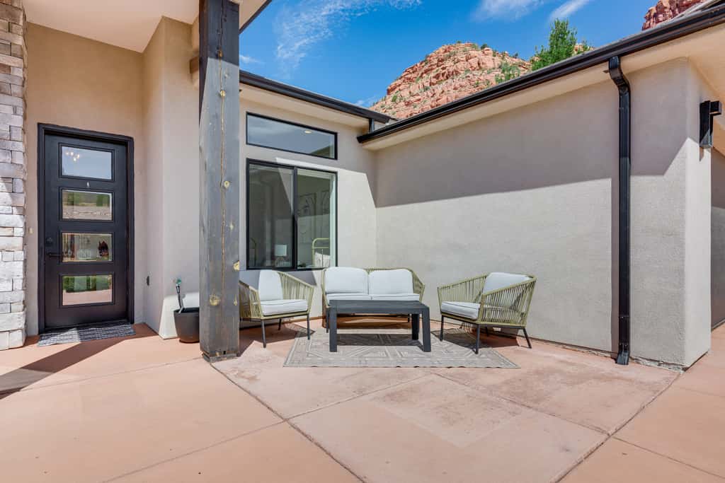 Gorgeous Kanab Home: Canyon Views & Pool Access!