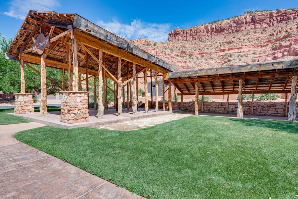 Gorgeous Kanab Home: Canyon Views & Pool Access!