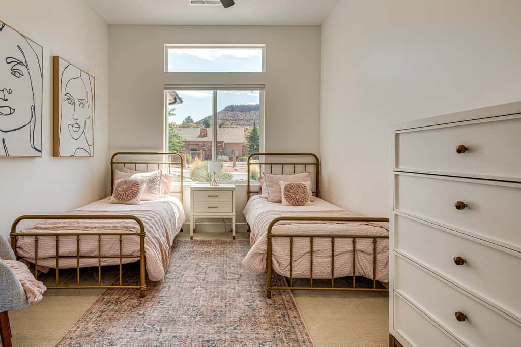 Gorgeous Kanab Home: Canyon Views & Pool Access!