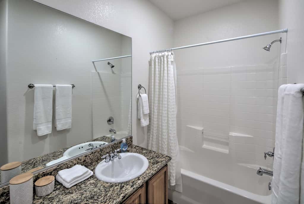 Desert Condo w/ Pool ~ 3 Miles to Colorado River!