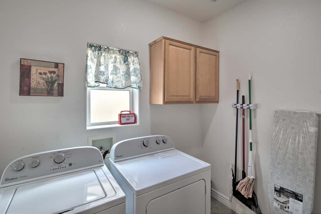 Desert Condo w/ Pool ~ 3 Miles to Colorado River!