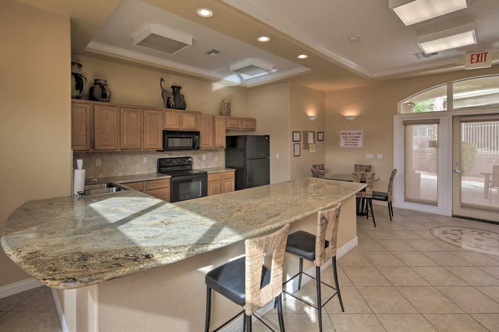 Desert Condo w/ Pool ~ 3 Miles to Colorado River!