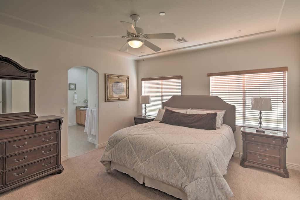 Desert Condo w/ Pool ~ 3 Miles to Colorado River!
