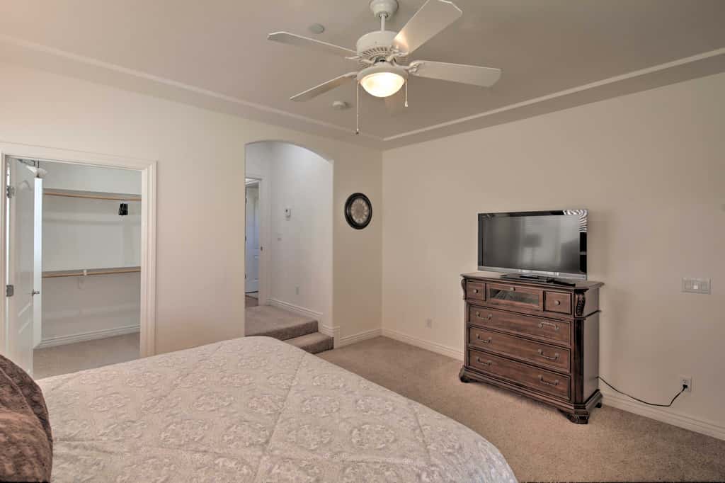Desert Condo w/ Pool ~ 3 Miles to Colorado River!