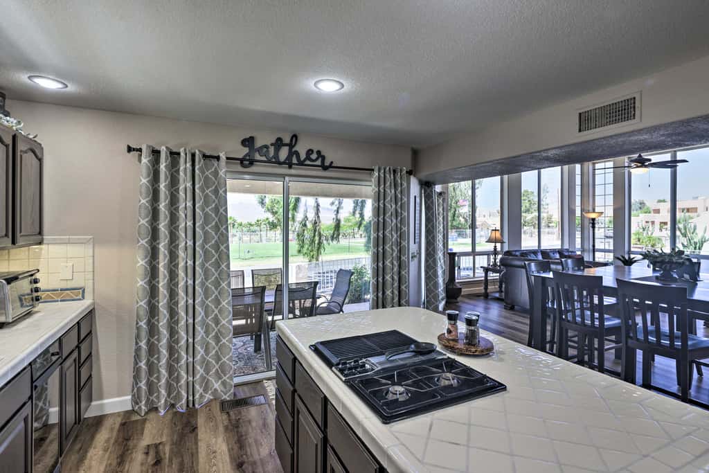 Hot Tub & River Views! Family Gem in Bullhead City