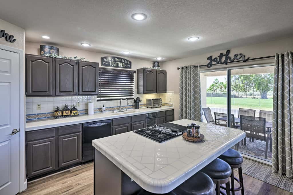 Hot Tub & River Views! Family Gem in Bullhead City