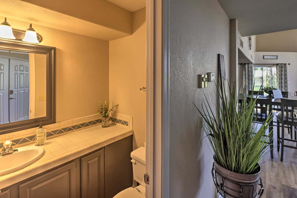 Hot Tub & River Views! Family Gem in Bullhead City