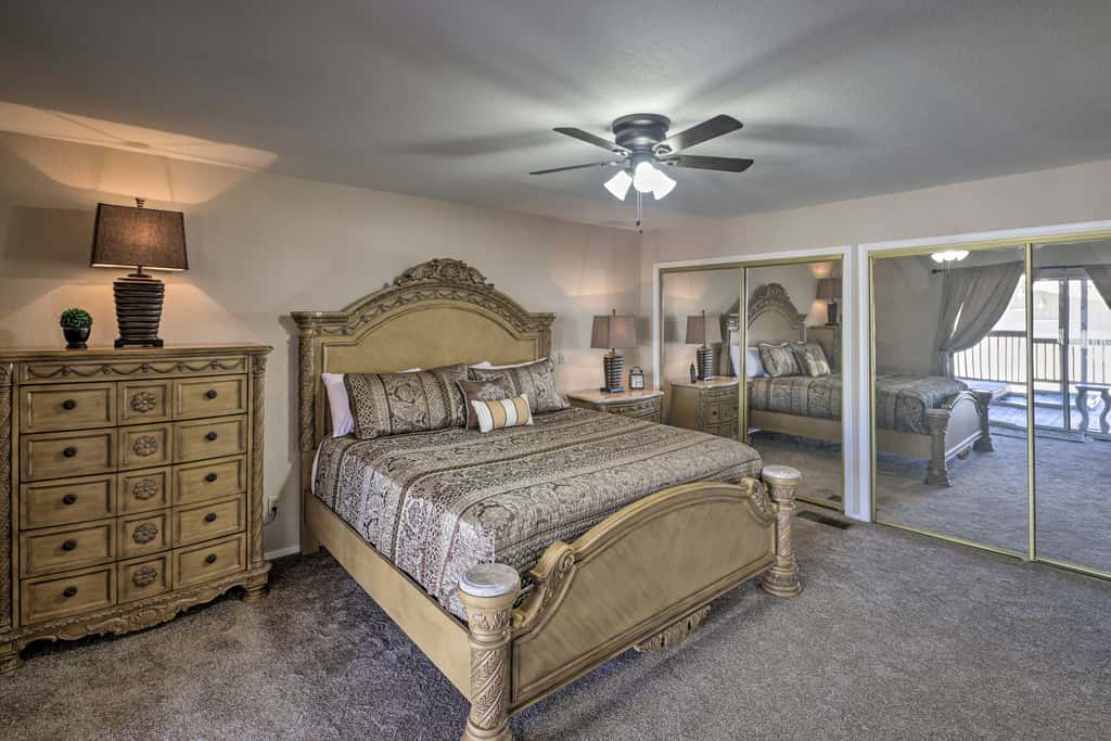 Hot Tub & River Views! Family Gem in Bullhead City