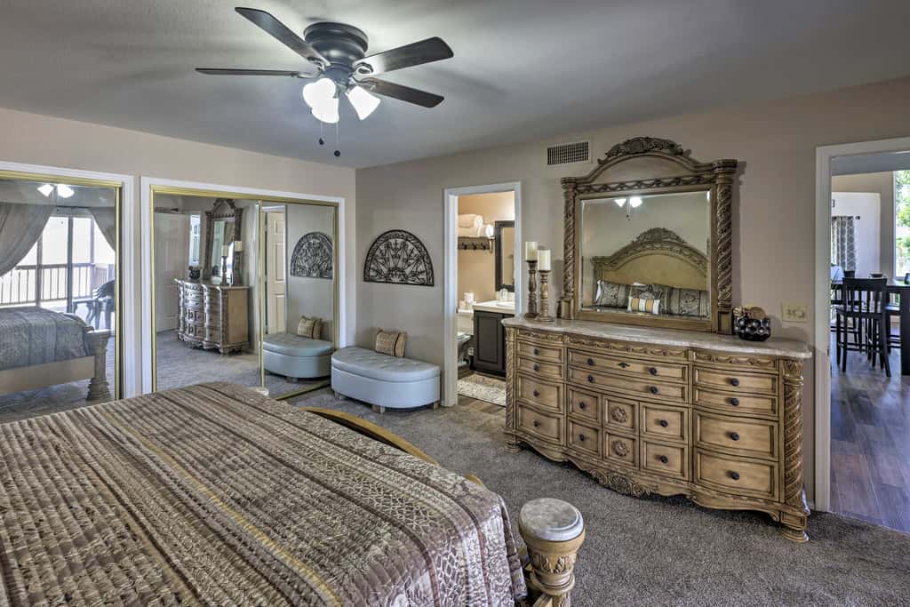 Hot Tub & River Views! Family Gem in Bullhead City