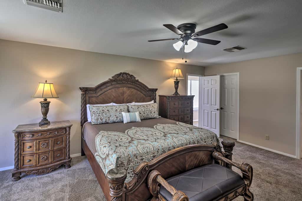 Hot Tub & River Views! Family Gem in Bullhead City