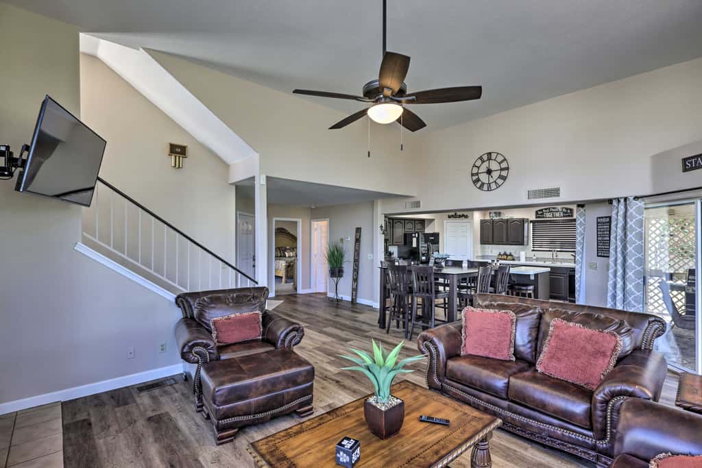 Hot Tub & River Views! Family Gem in Bullhead City