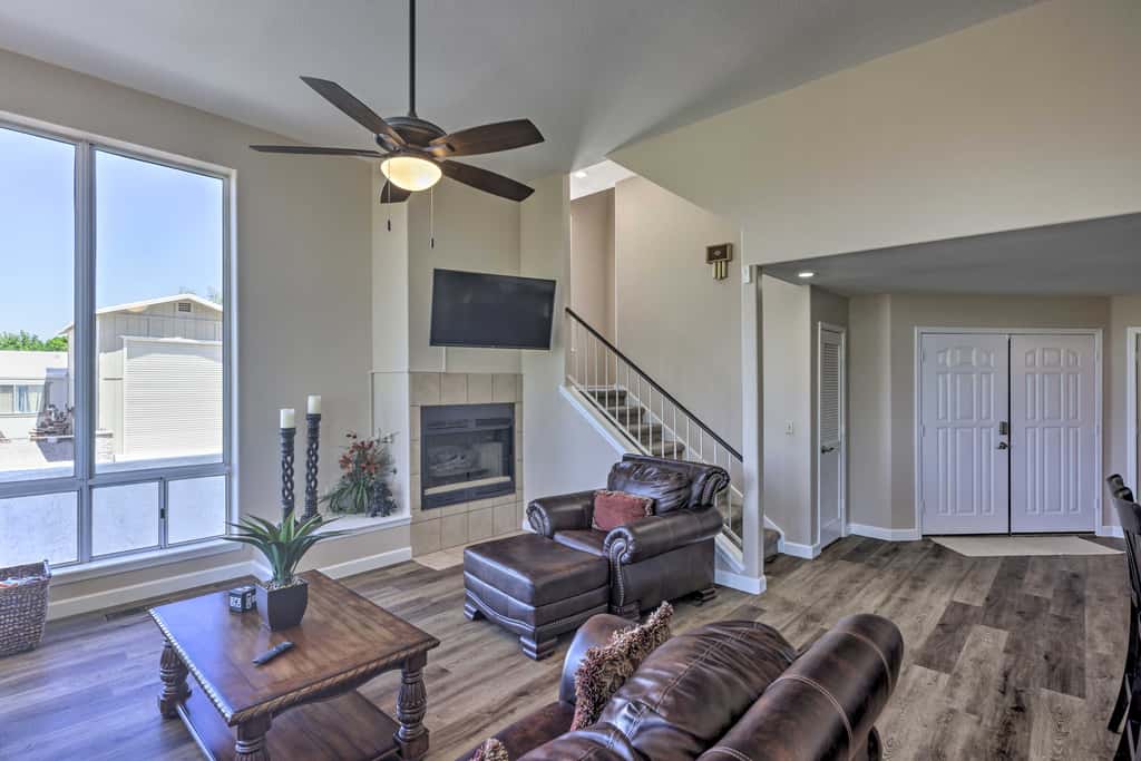 Hot Tub & River Views! Family Gem in Bullhead City