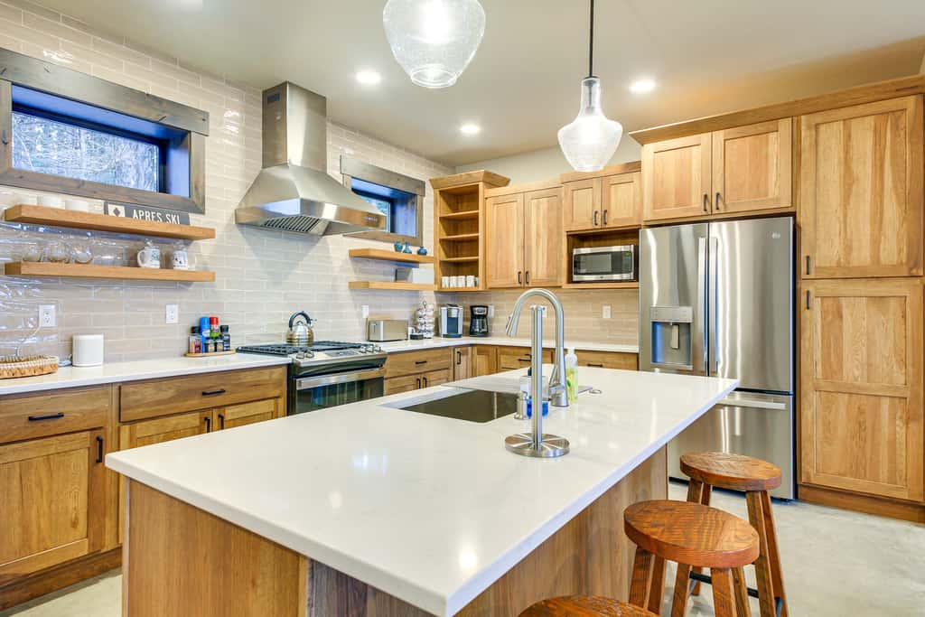 Luxury Ski Home w/ Hot Tub on Schweitzer Mountain