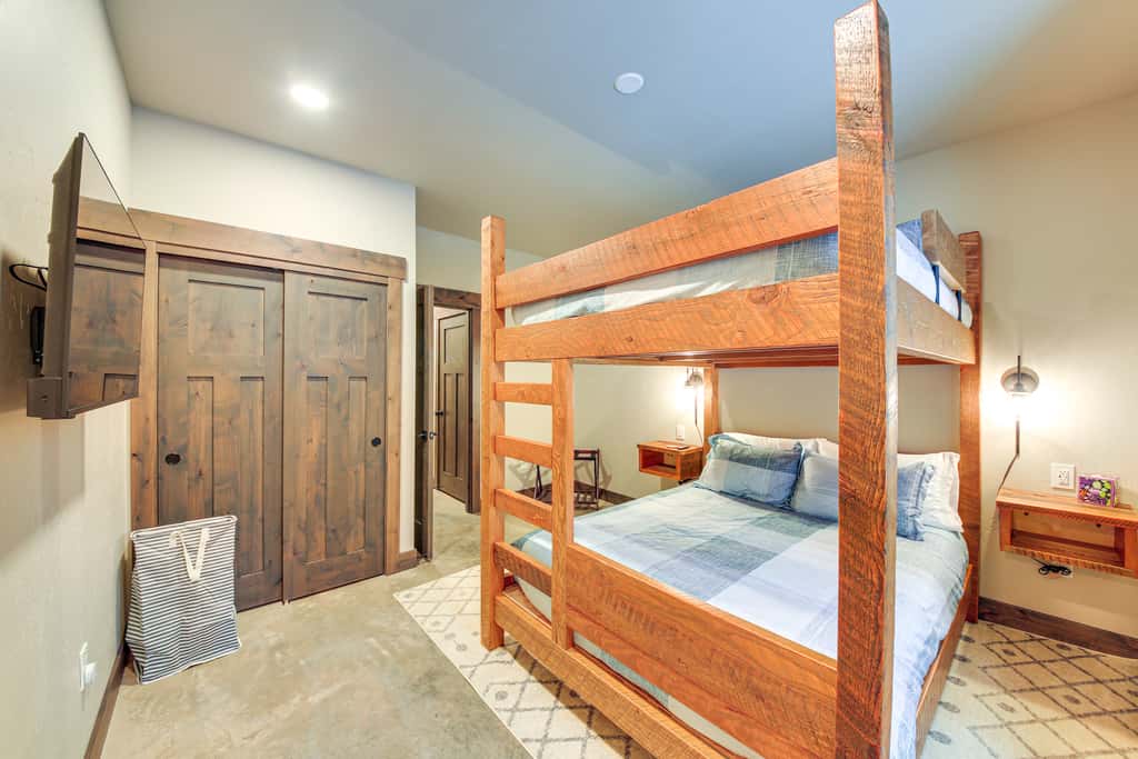 Luxury Ski Home w/ Hot Tub on Schweitzer Mountain