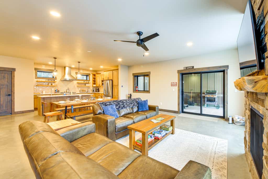 Luxury Ski Home w/ Hot Tub on Schweitzer Mountain