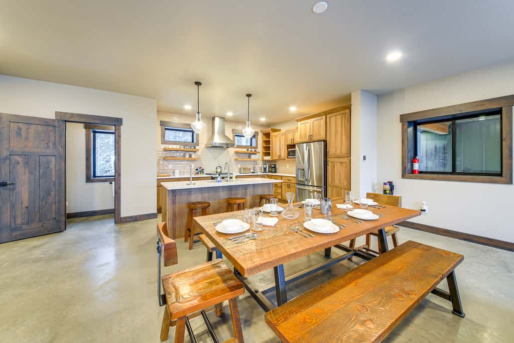 Luxury Ski Home w/ Hot Tub on Schweitzer Mountain