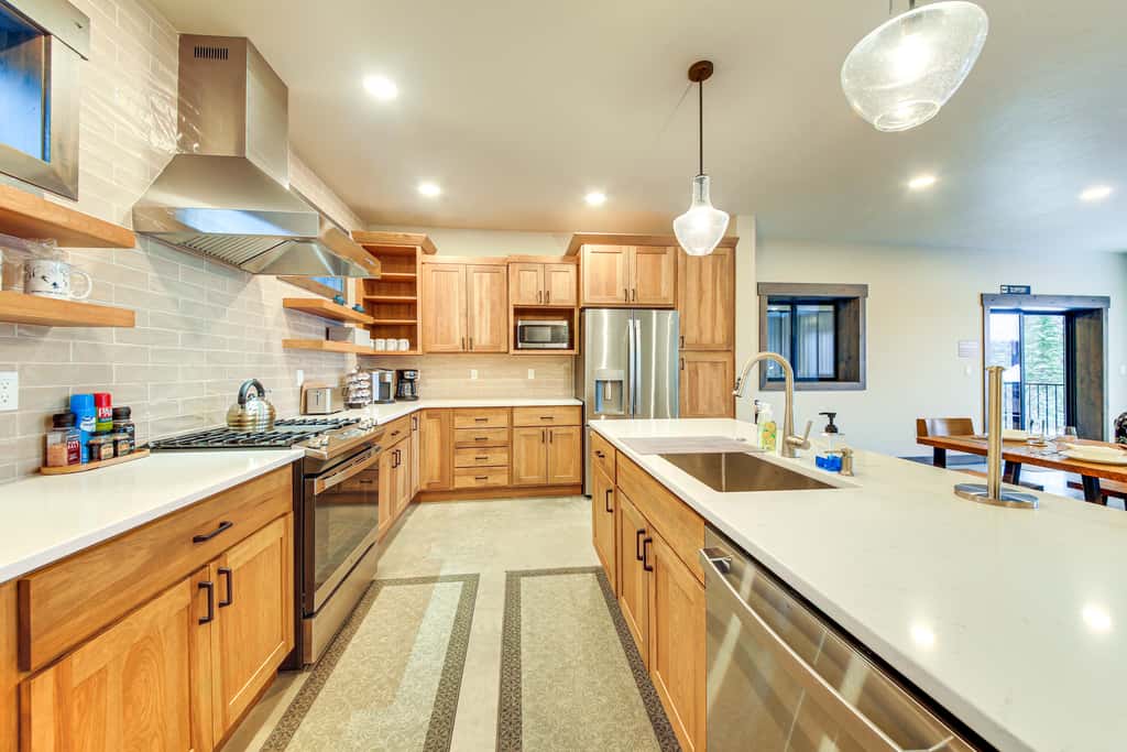 Luxury Ski Home w/ Hot Tub on Schweitzer Mountain