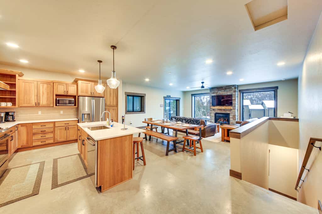 Luxury Ski Home w/ Hot Tub on Schweitzer Mountain