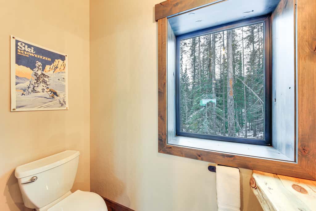 Luxury Ski Home w/ Hot Tub on Schweitzer Mountain