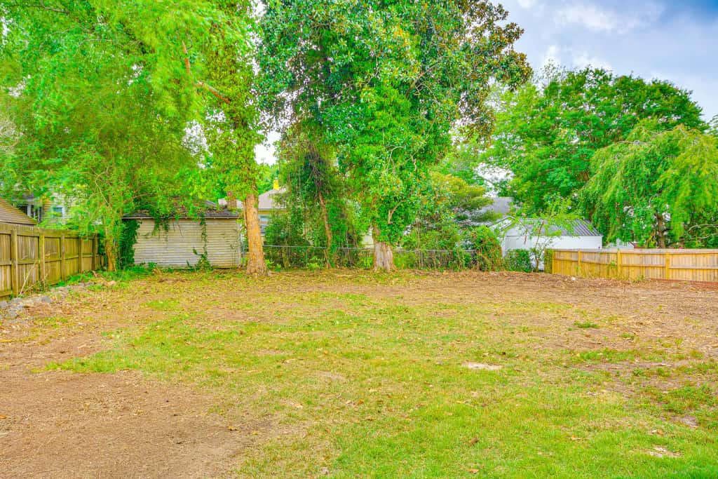 'Dogwood Cottage' w/ Fireplace: 1 Mi to University