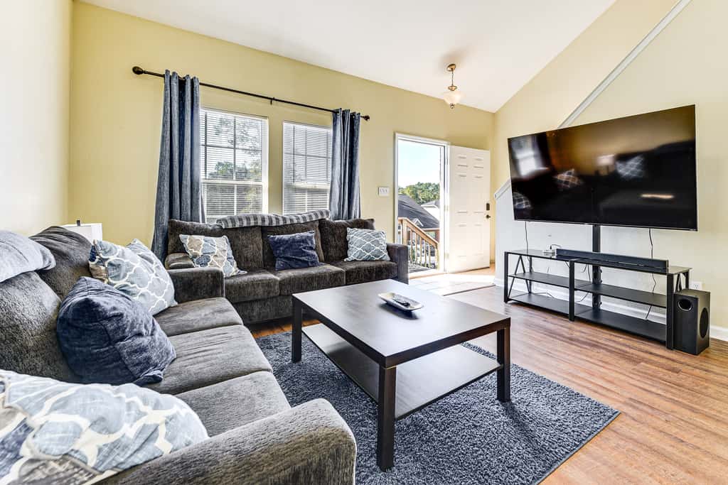 4 Mi to FSU: Pet-Friendly Townhome