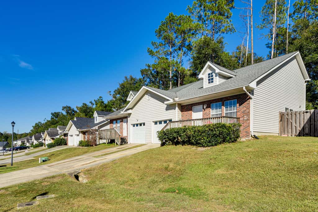 4 Mi to FSU: Pet-Friendly Townhome