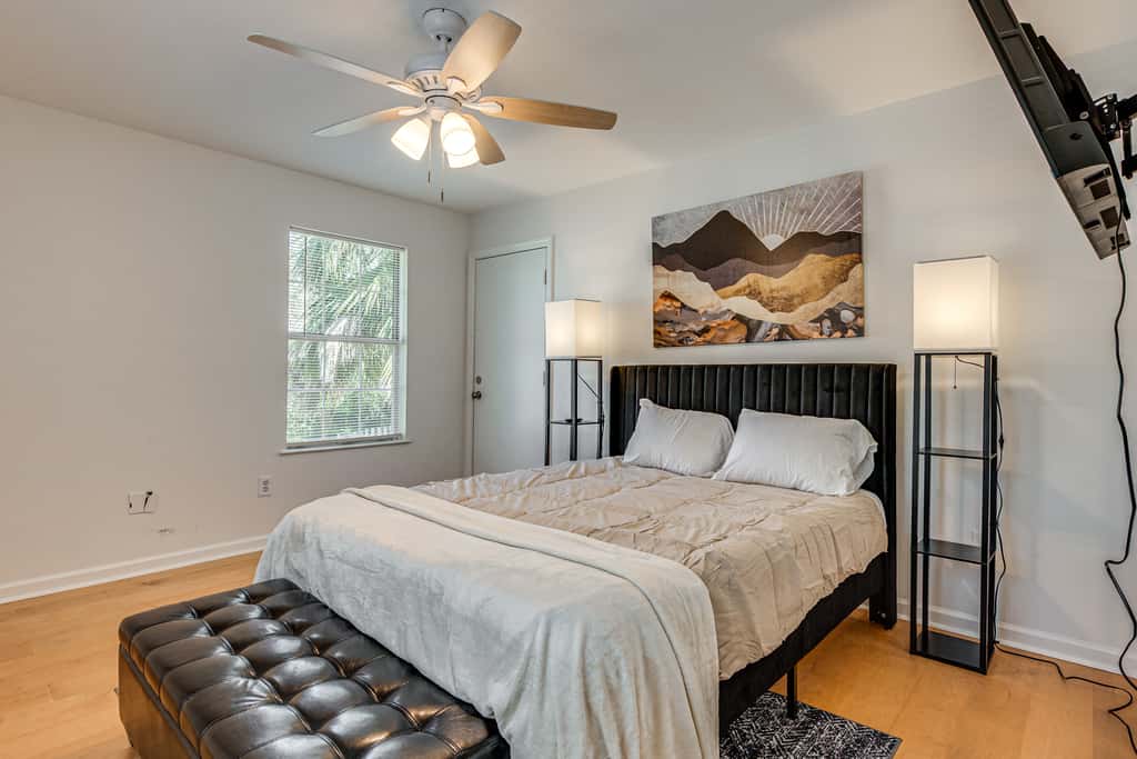2 Mi to FSU: Pet-Friendly Retreat w/ Private Yard