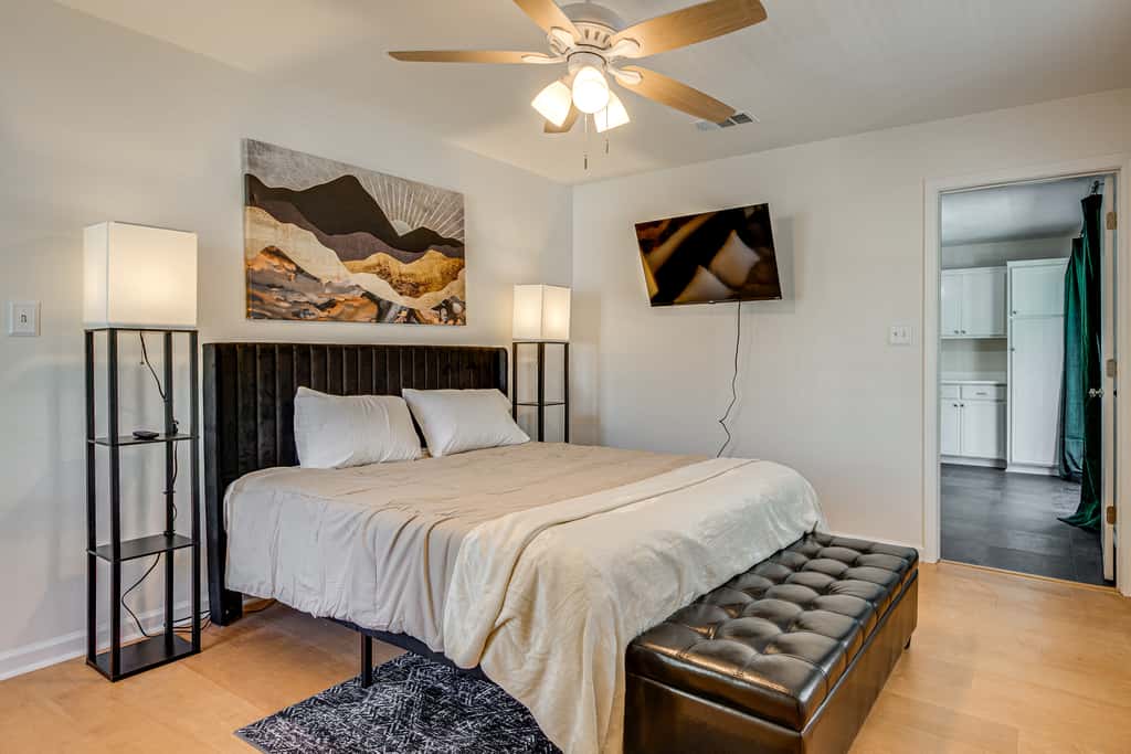 2 Mi to FSU: Pet-Friendly Retreat w/ Private Yard