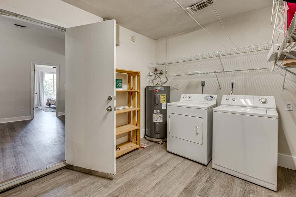 2 Mi to FSU: Pet-Friendly Retreat w/ Private Yard