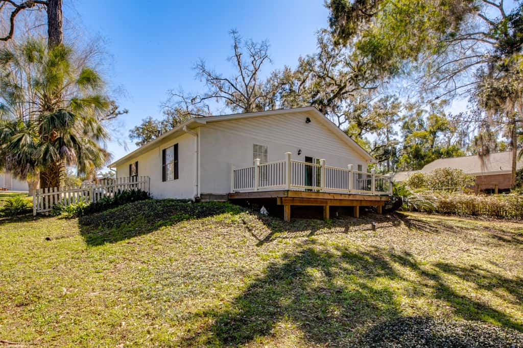 2 Mi to FSU: Pet-Friendly Retreat w/ Private Yard