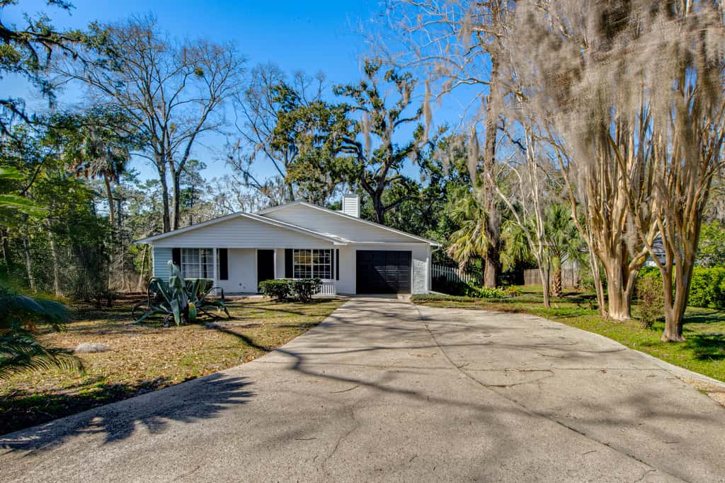 2 Mi to FSU: Pet-Friendly Retreat w/ Private Yard