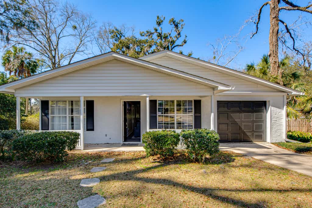 2 Mi to FSU: Pet-Friendly Retreat w/ Private Yard