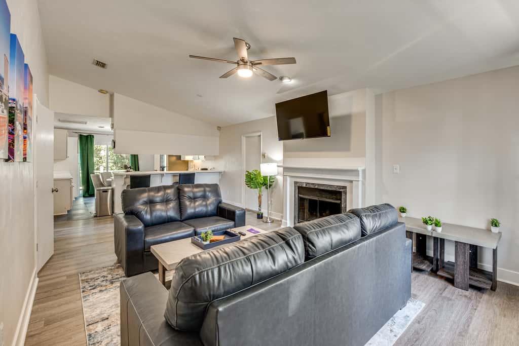 2 Mi to FSU: Pet-Friendly Retreat w/ Private Yard