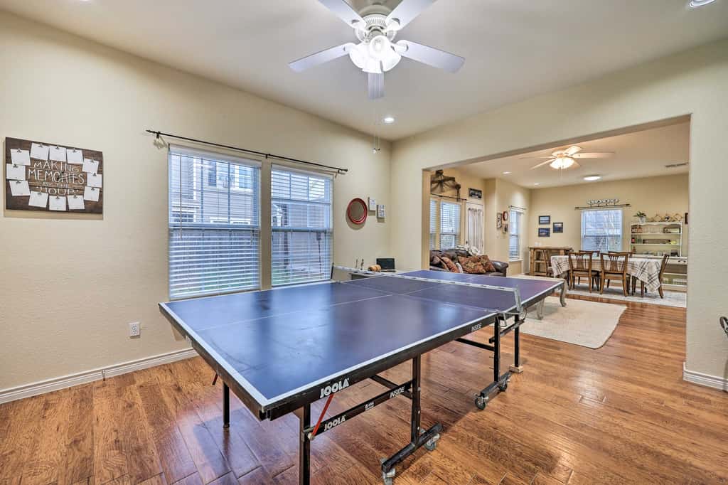 Walk to Lake: Townhome w/ Hot Tub in Afton!