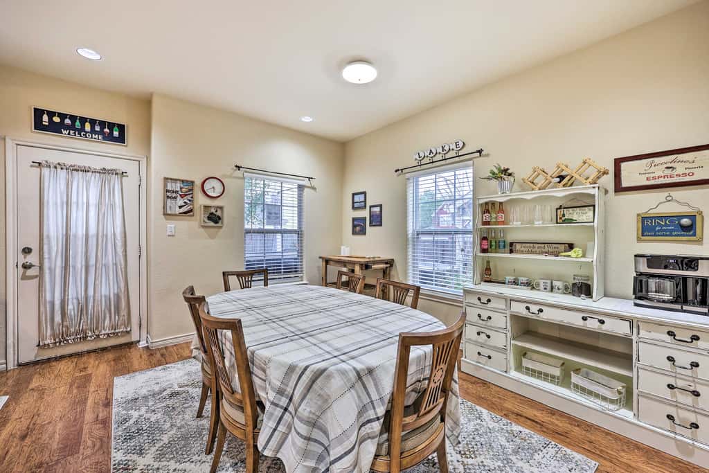 Walk to Lake: Townhome w/ Hot Tub in Afton!