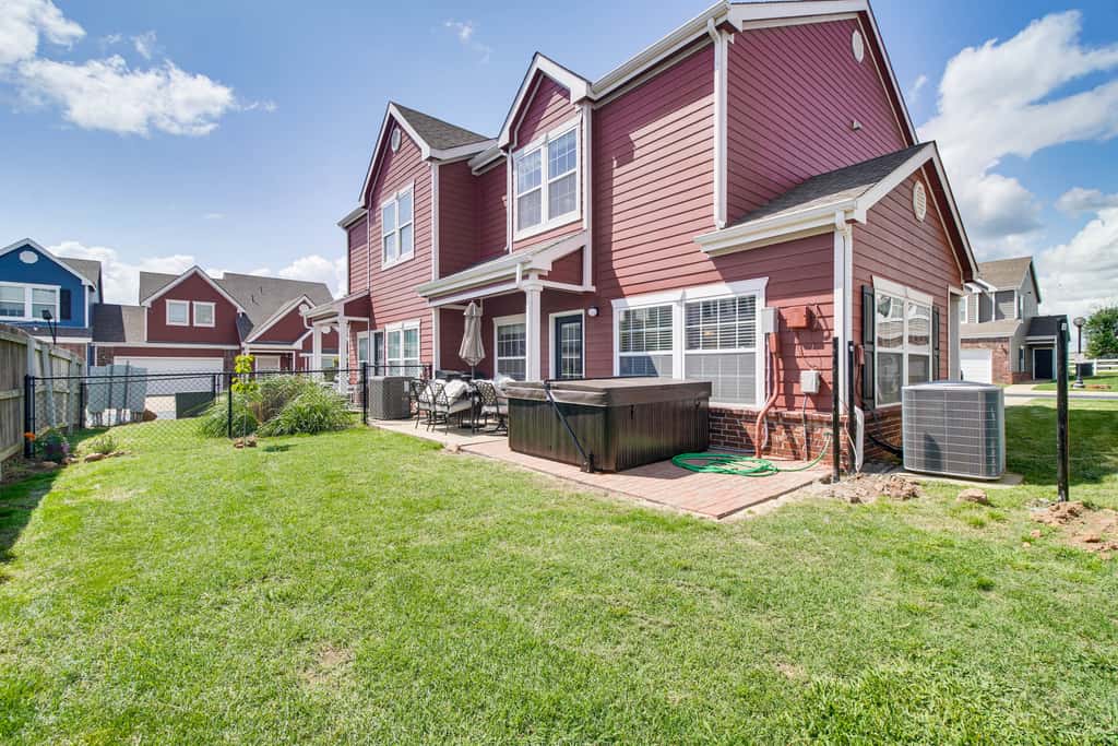 Half-Mi to Grand Lake: Townhome w/ Hot Tub